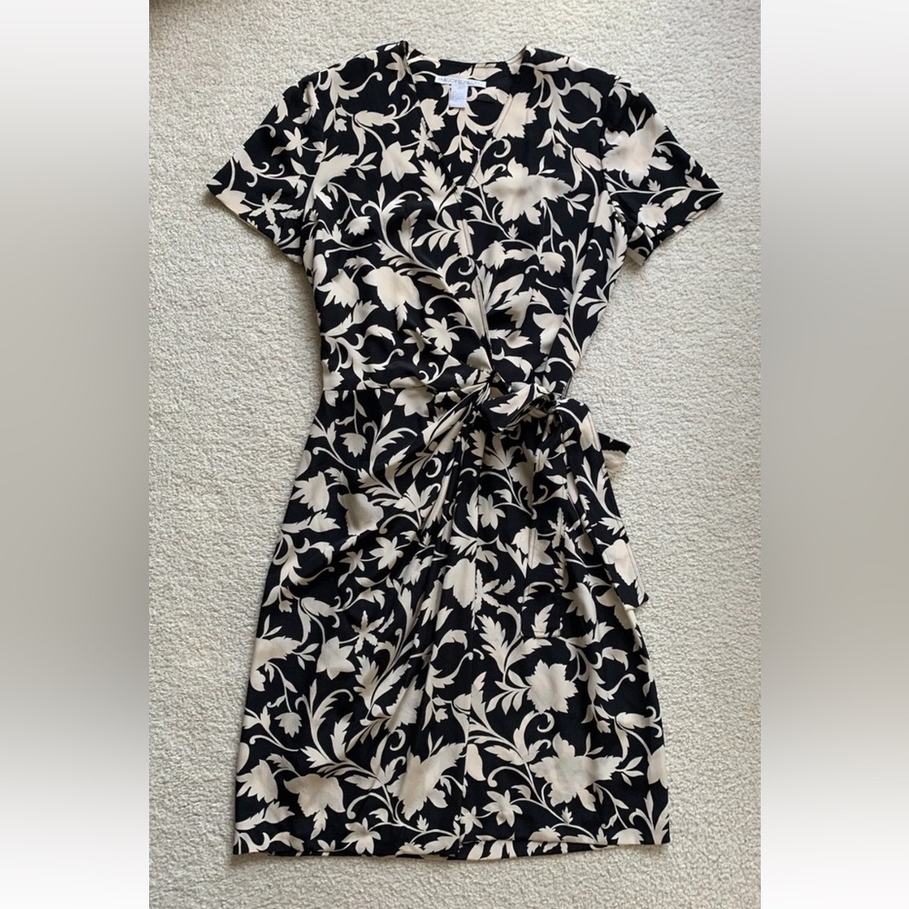 Maggy London Silk Floral Wrap Dress Sz 10 Black Beige Career Wedding Guest Event